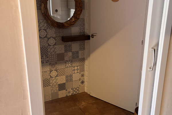 accès au toilettes