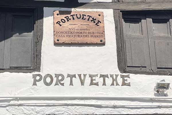 enseigne du nom du restaurant