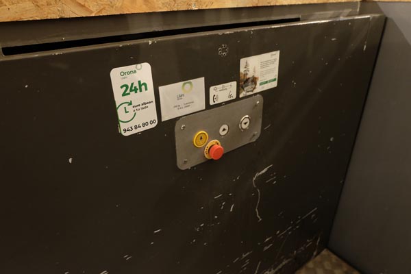 Service lift button panel. 