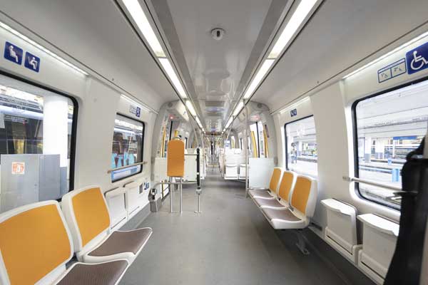 Espace réservé aux personnes à mobilité réduite dans un wagon d’Euskotren