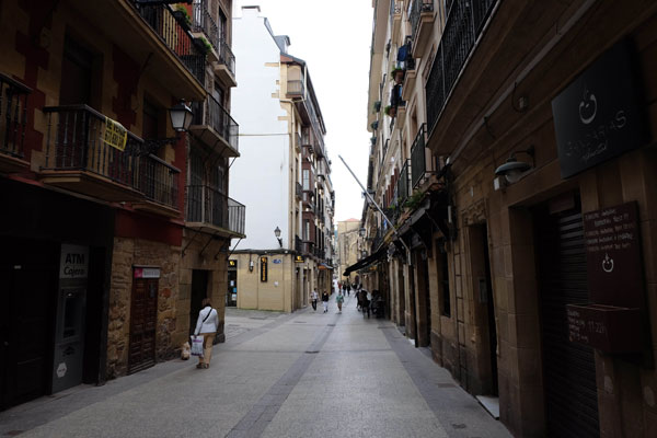 Street 31 de Agosto in the old town of San Sebastian.